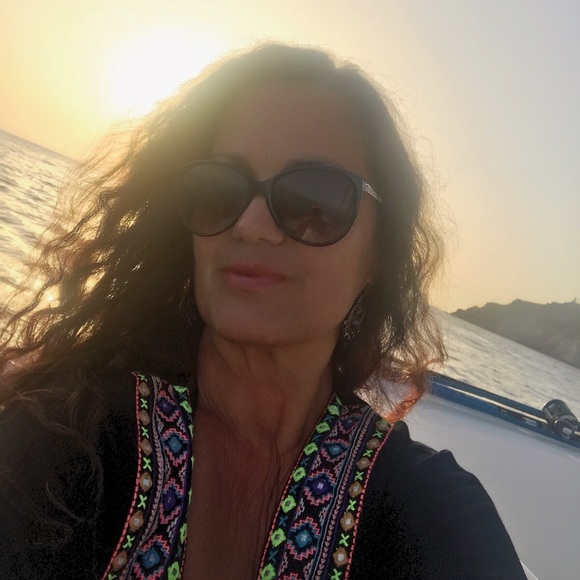 Meet your Posher, Matina Maria ๐๐๐ - Picture 4 of 8